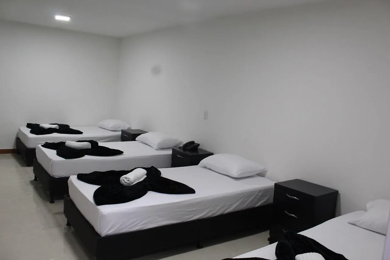Hotel Family 70 Медельин 0*,